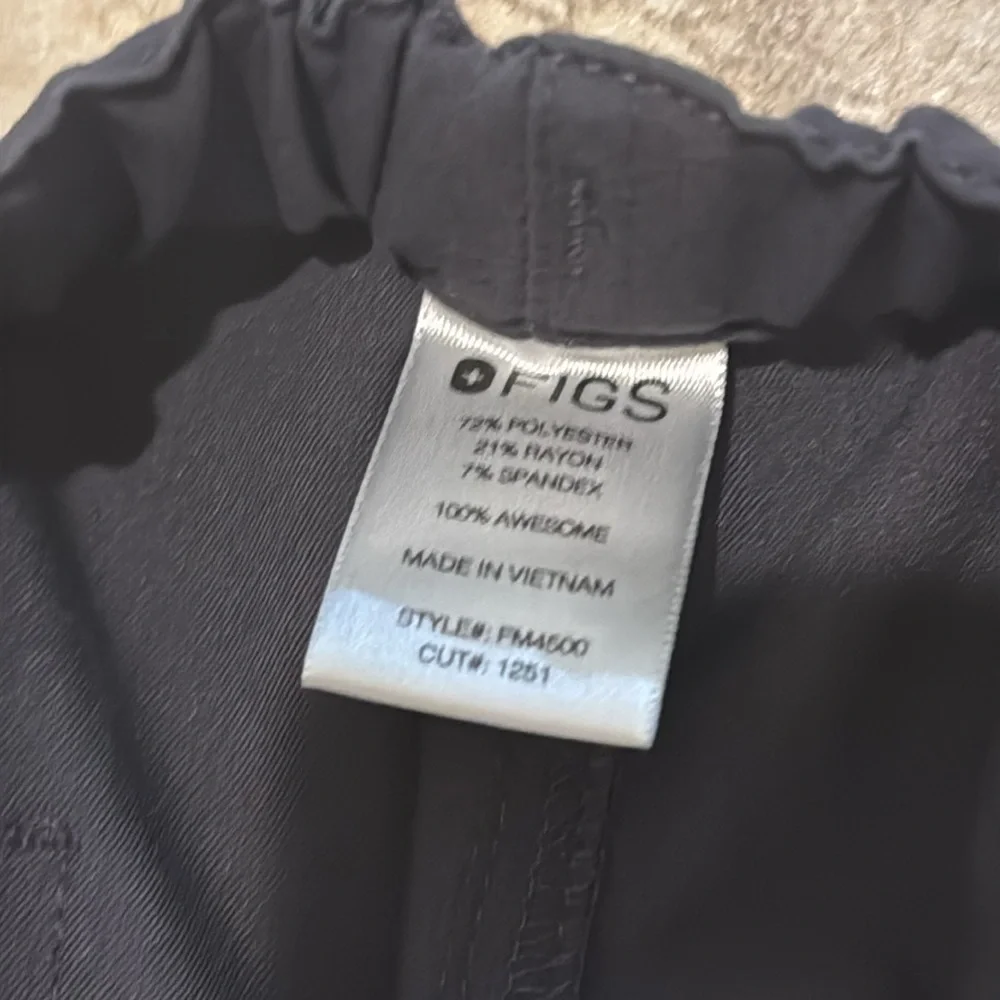 Figs Dark Grey Scrub Pants Size Small